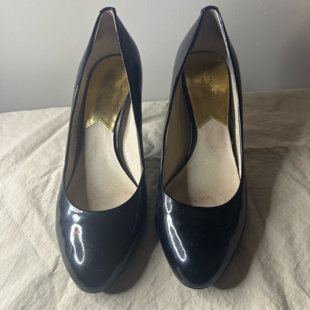 Black Patent Leather Heels with Rounded Toe